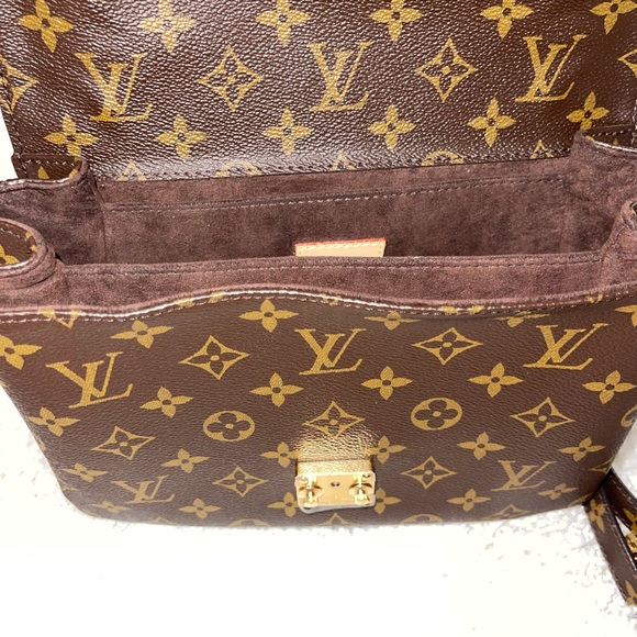 Louis Vuitton Monogram Pochette Métis - Picture 10 of 14
